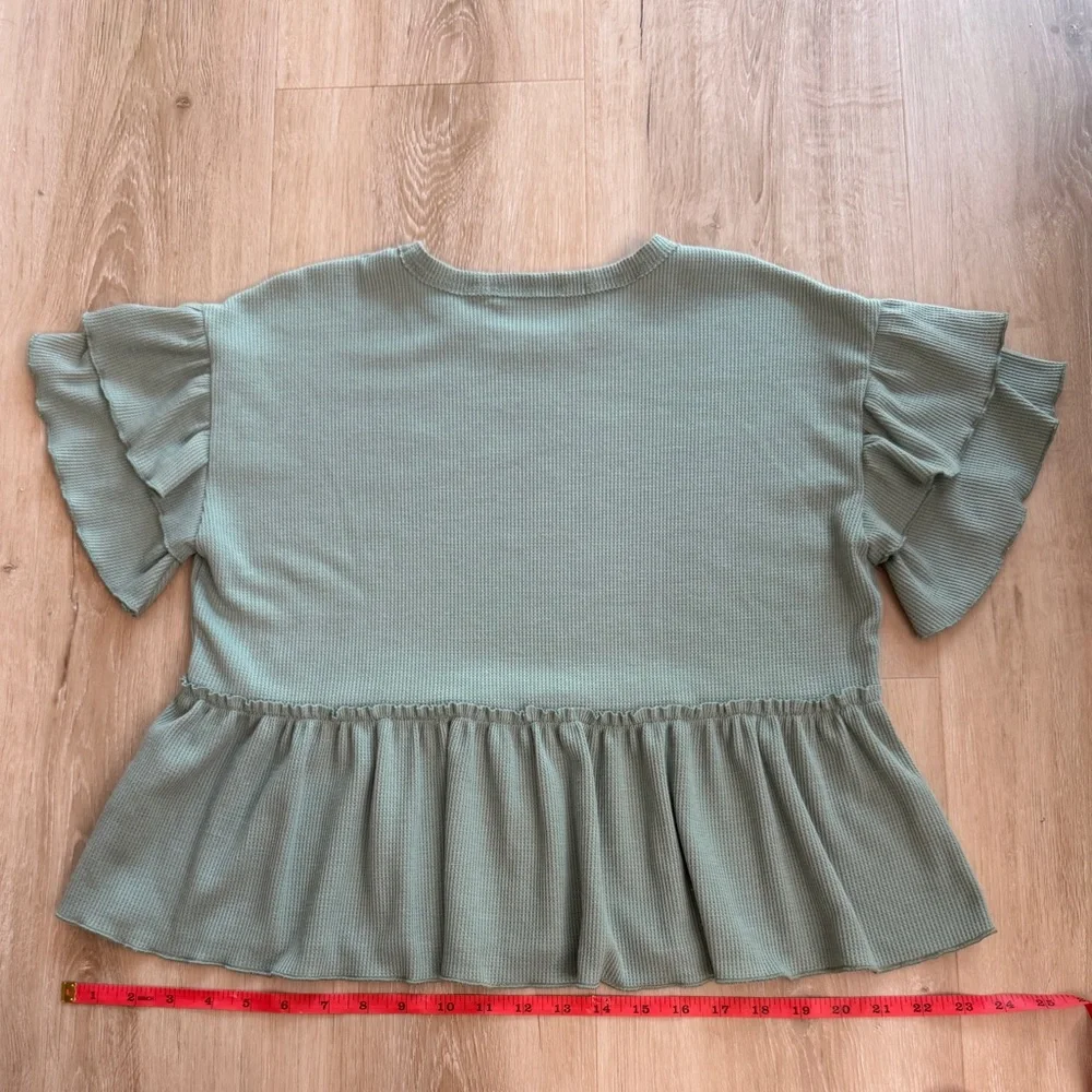 Altar’d State Green Ruffle Sleeve Peplum Top size small - Picture 6 of 7